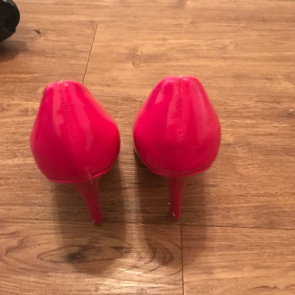 Why not heels - Picture 2 of 3